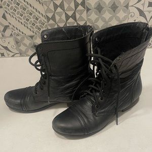 Distressed Steve Madden lace up boot with back zipper